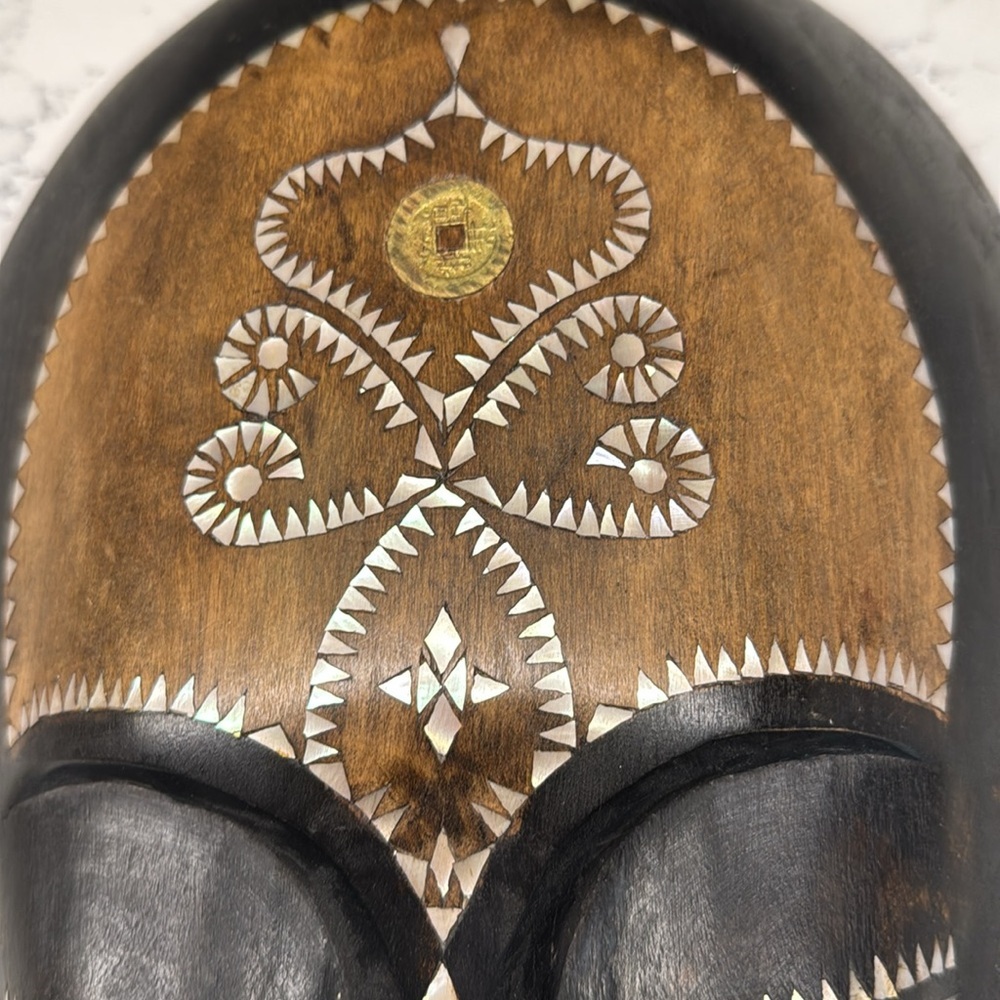 Vintage Large Indonesian Wood Mother Of Pearl Inlay‎ Handcarved Tribal Mask Art - Picture 2 of 11